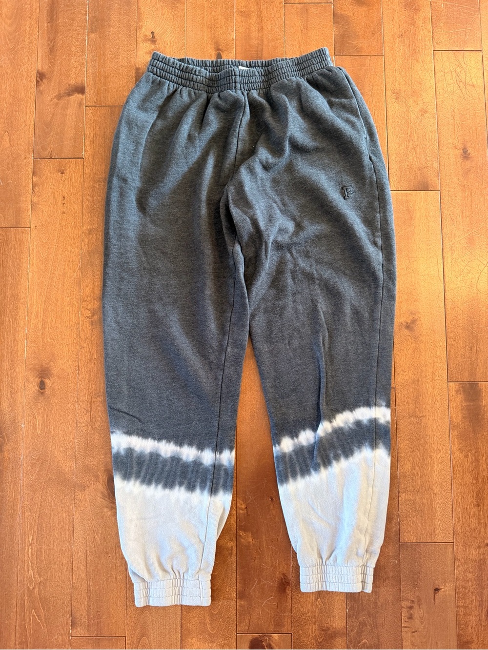 Victoria’s Secret Pink gray tie dye detail joggers size M